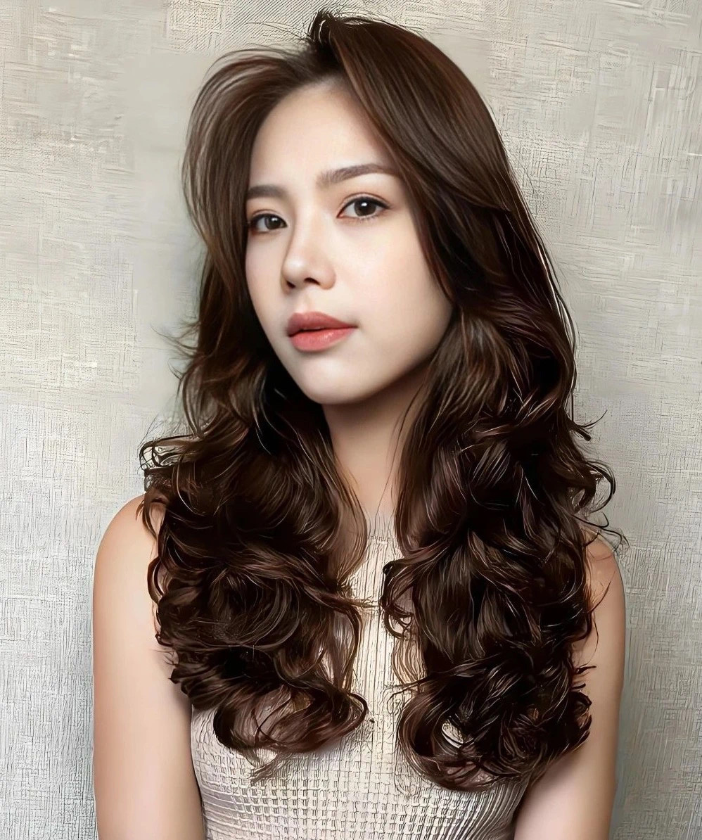 Balancing hairstyles for Long Face